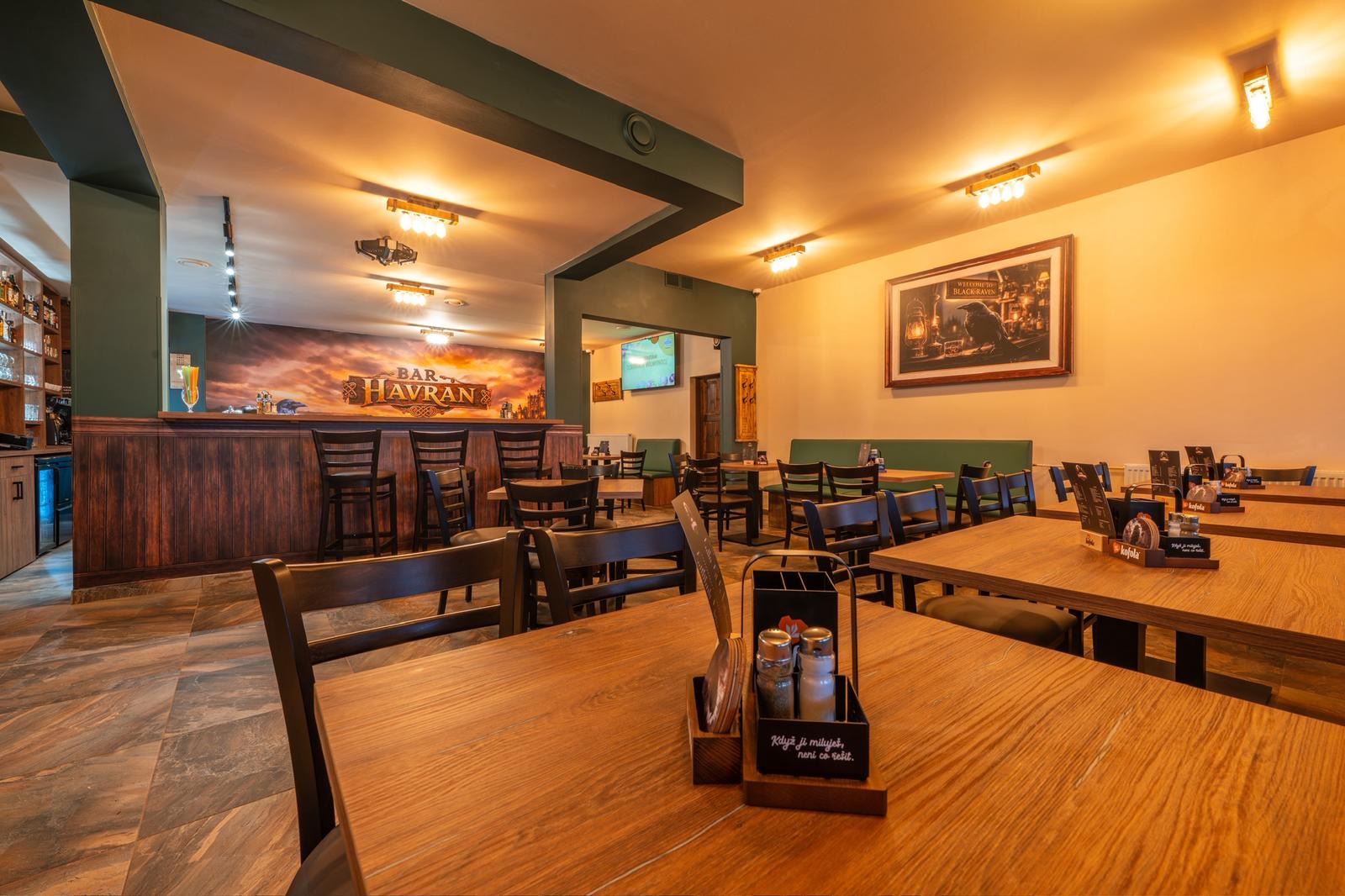 Interier baru Havran